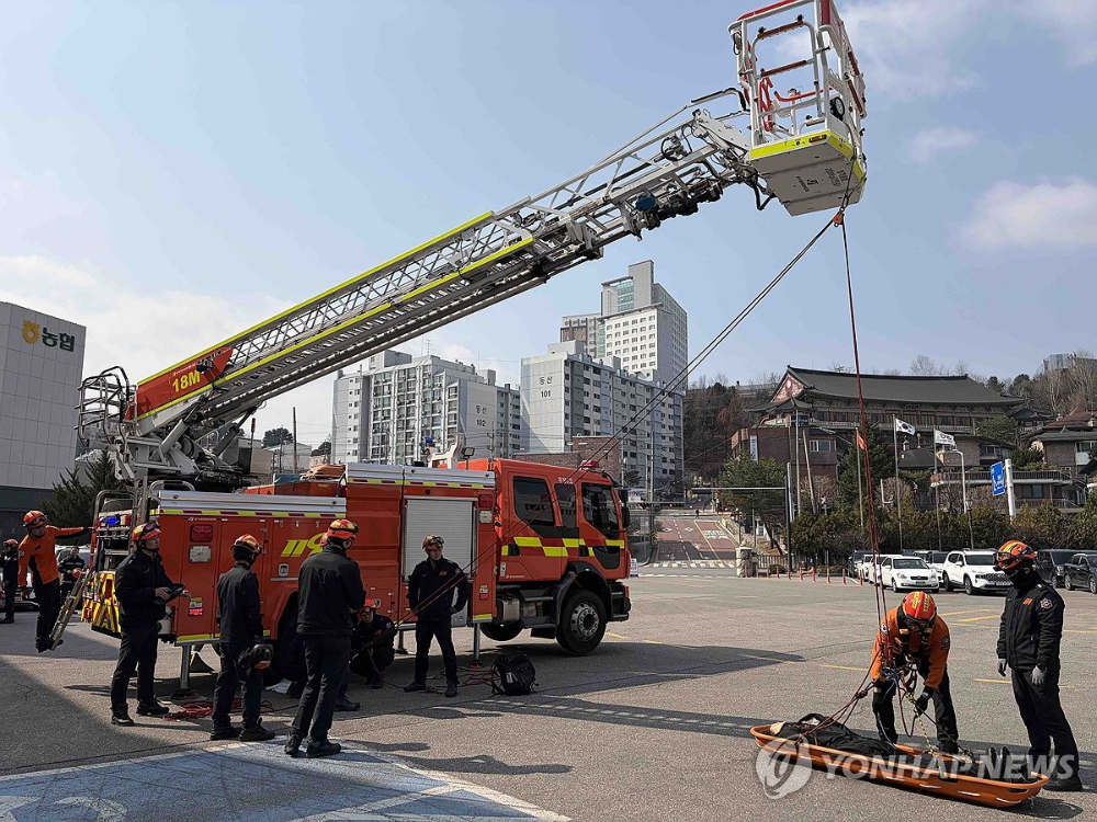 3.20 지반침하사고 대비 훈련 2.jpg