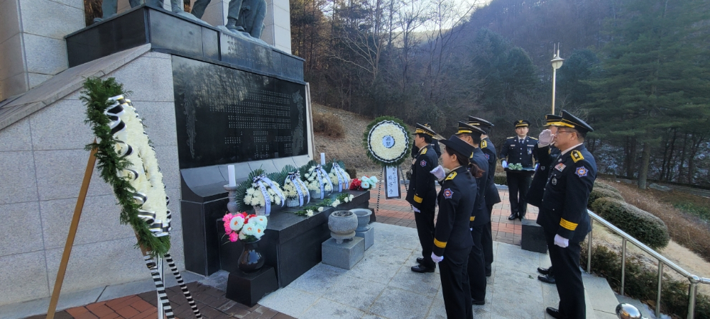 2025.1.2.충렬탑 참배 사진 (11).jpeg