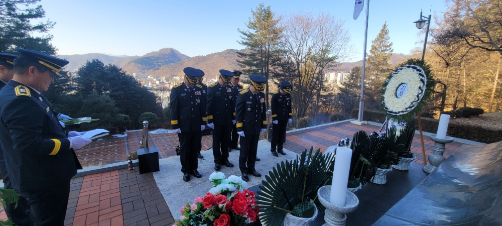 2025.1.2.충렬탑 참배 사진 (12).jpeg