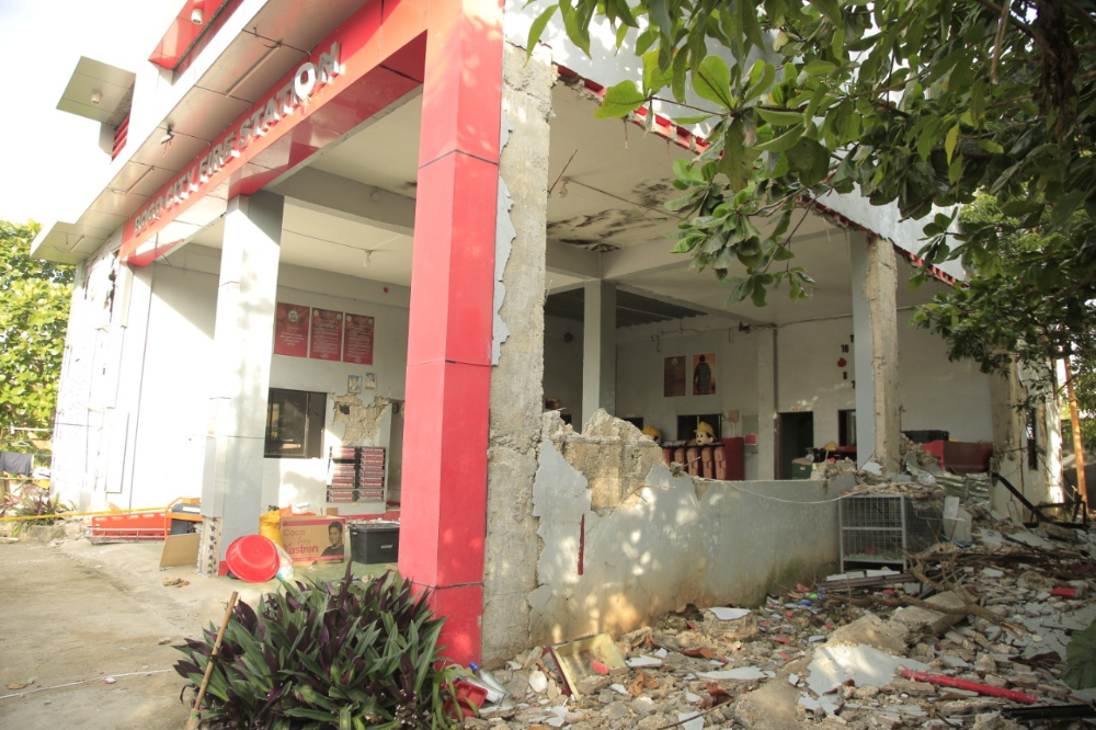 (25.10.14.)“국경 넘어 전한 따뜻한 격려” 홍천소방서·의용소방대, 필리핀 지진 소방대원 위문품 전달2.jpg