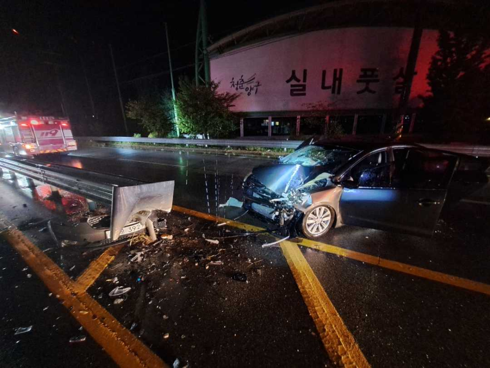 1838 양구읍 실내풋살장 앞 승용차 단독 충돌 현장활동 사진 1.jpg