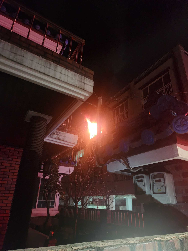 0040 춘천 후평동 다가구주택 화재 1.jpg