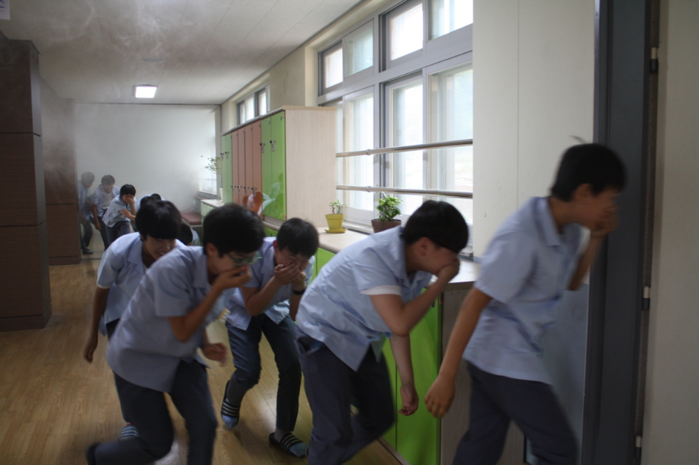 꾸미기_삼일중_화재대피_훈련_6_(1).JPG