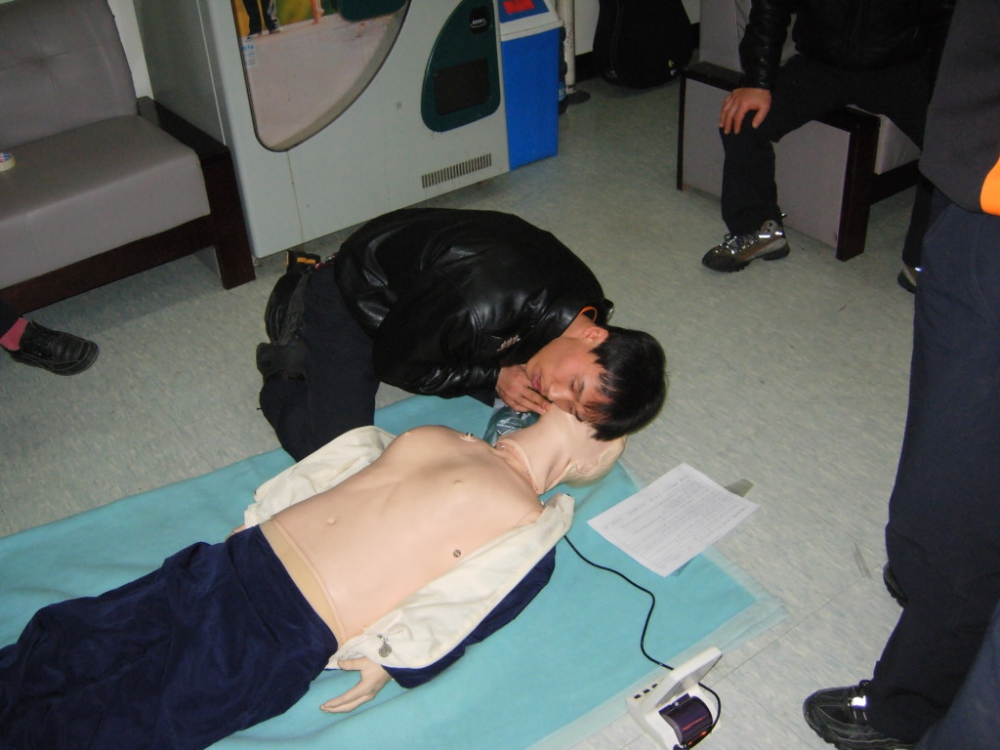 심폐소생술_009.jpg