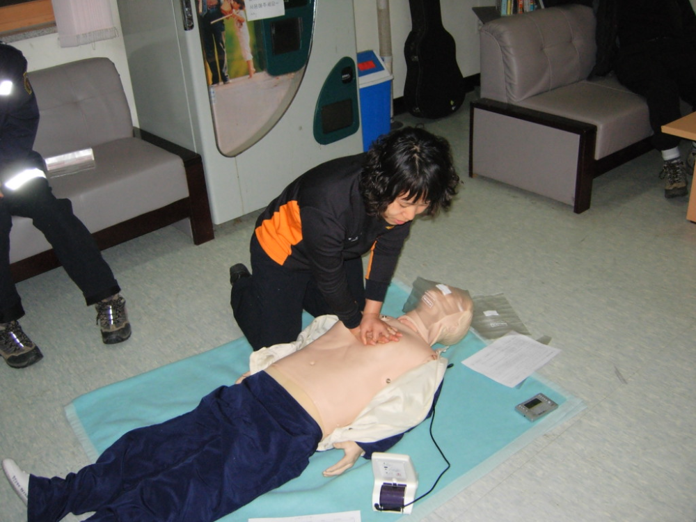 심폐소생술_022.jpg