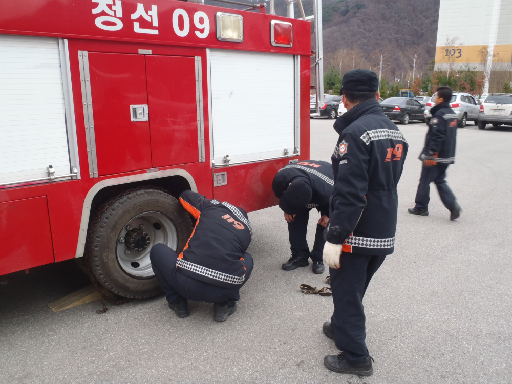 월동장비점검(체인장착0.JPG