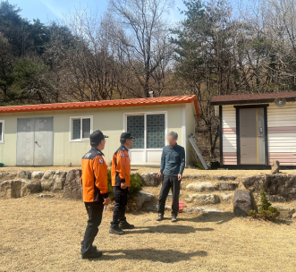 건조한 날씨 속 산불 위험 고조… 동해소방서, 산림화재 취약지 현장 점검